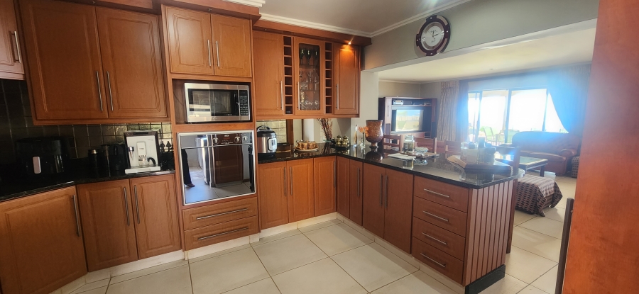 6 Bedroom Property for Sale in Da Nova Western Cape
